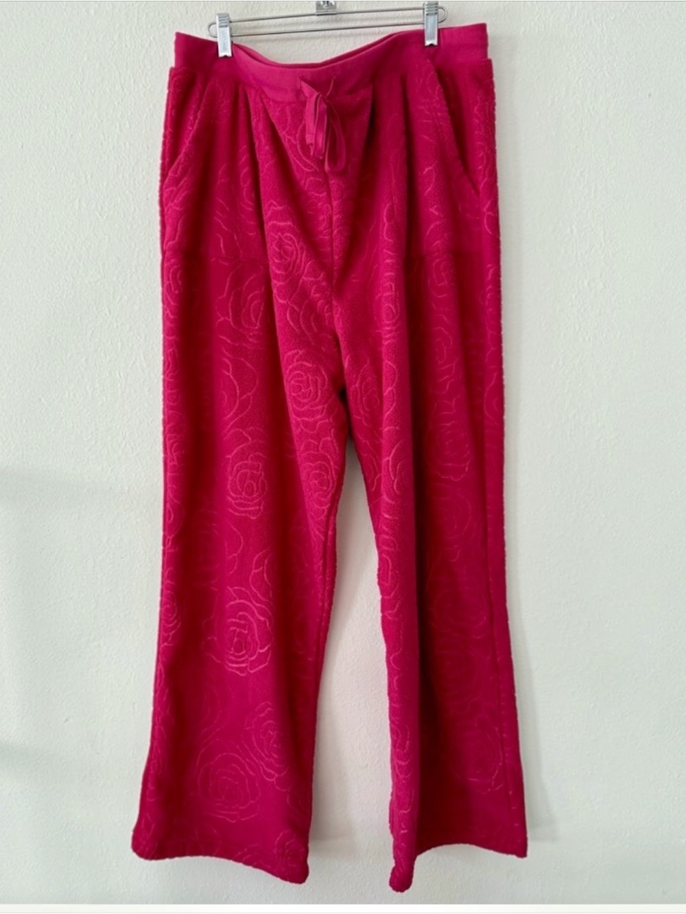 🆕 Berkshire Homewear Embossed Spa
Knit Straight Leg Lounge pink Pants *NWT* $40